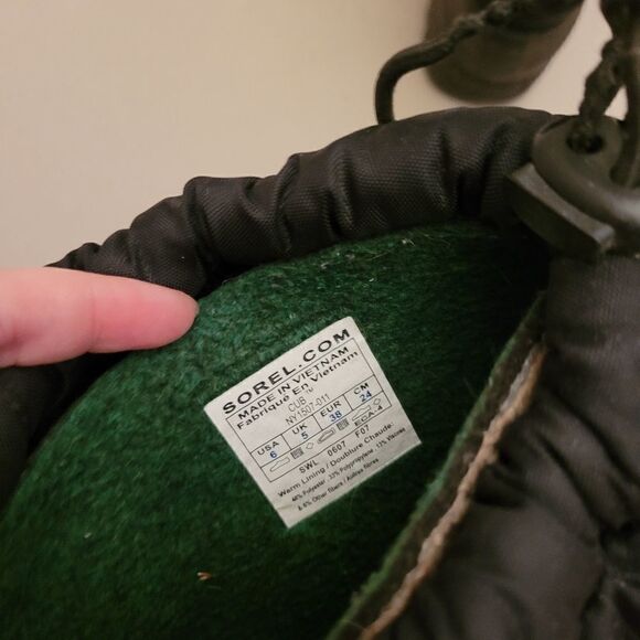 Sorel cub winter boots. - Picture 6 of 7